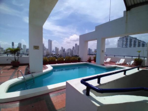APARTAMENTO DE 3 ALCOBAS H-8MR CERCA AL MAR CON PISCINA AIRE ACONDICIONADO Y WIFi